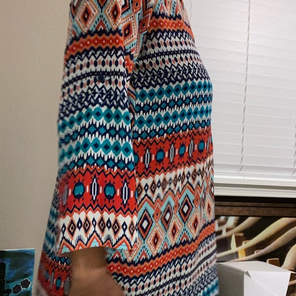 Multi color blouse you can dress up or down - Picture 3 of 8